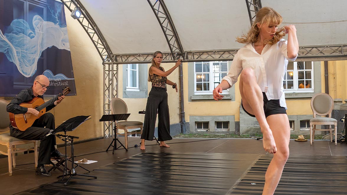 Tänzerin auf dem Niederrhein Musikfestival, Foto Klaus Stevens