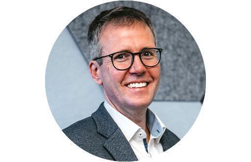 Dr. Thomas Haßlöcher; Geschäftsführer PensLegal GmbH,  Vorstand verschiedener Treuhandgesellschaften, Dozent im bAV-Studiengang und Vorstand der AG ZWK - als Referent des bAV- und AM Forum 2026