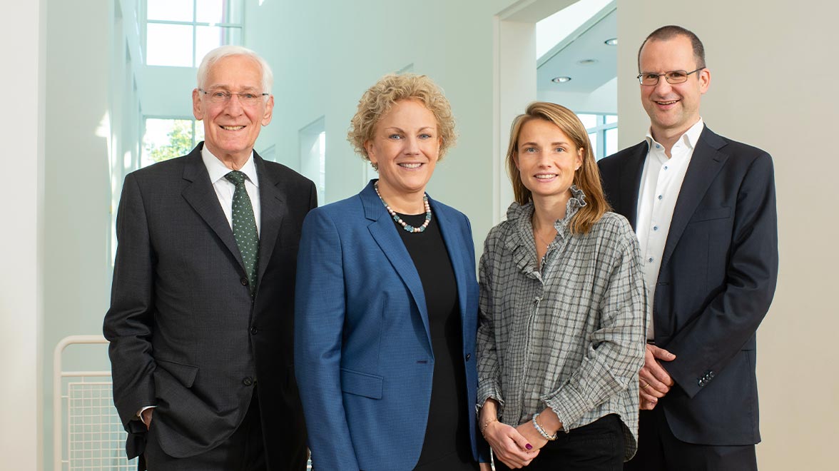 Kuratorium Ekkehardt Sättele (Vorsitzender), Emmerich Müller, Elena von Metzler und Dr. Leonhard von Metzler (stellvertretender Vorsitzender)